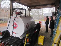 Zbiornik zbiornikowi nierówny