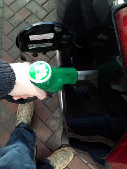 Dlaczego benzyna nie jest jeszcze tańsza?